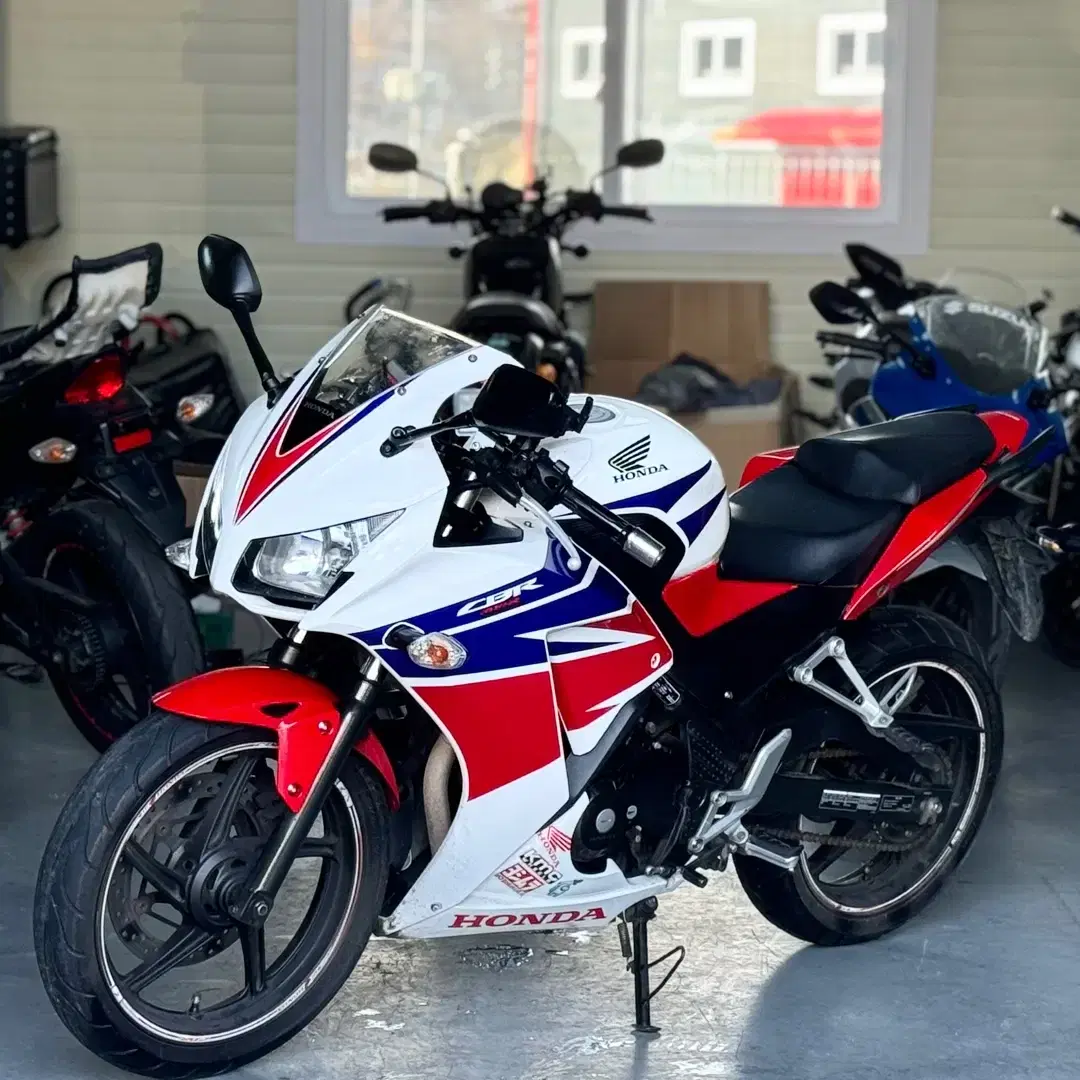 혼다 CBR300R  머플러 구변완료 최저가 판매합니다.