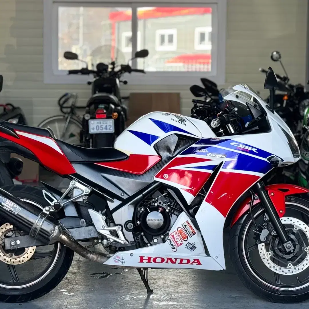 혼다 CBR300R  머플러 구변완료 최저가 판매합니다.