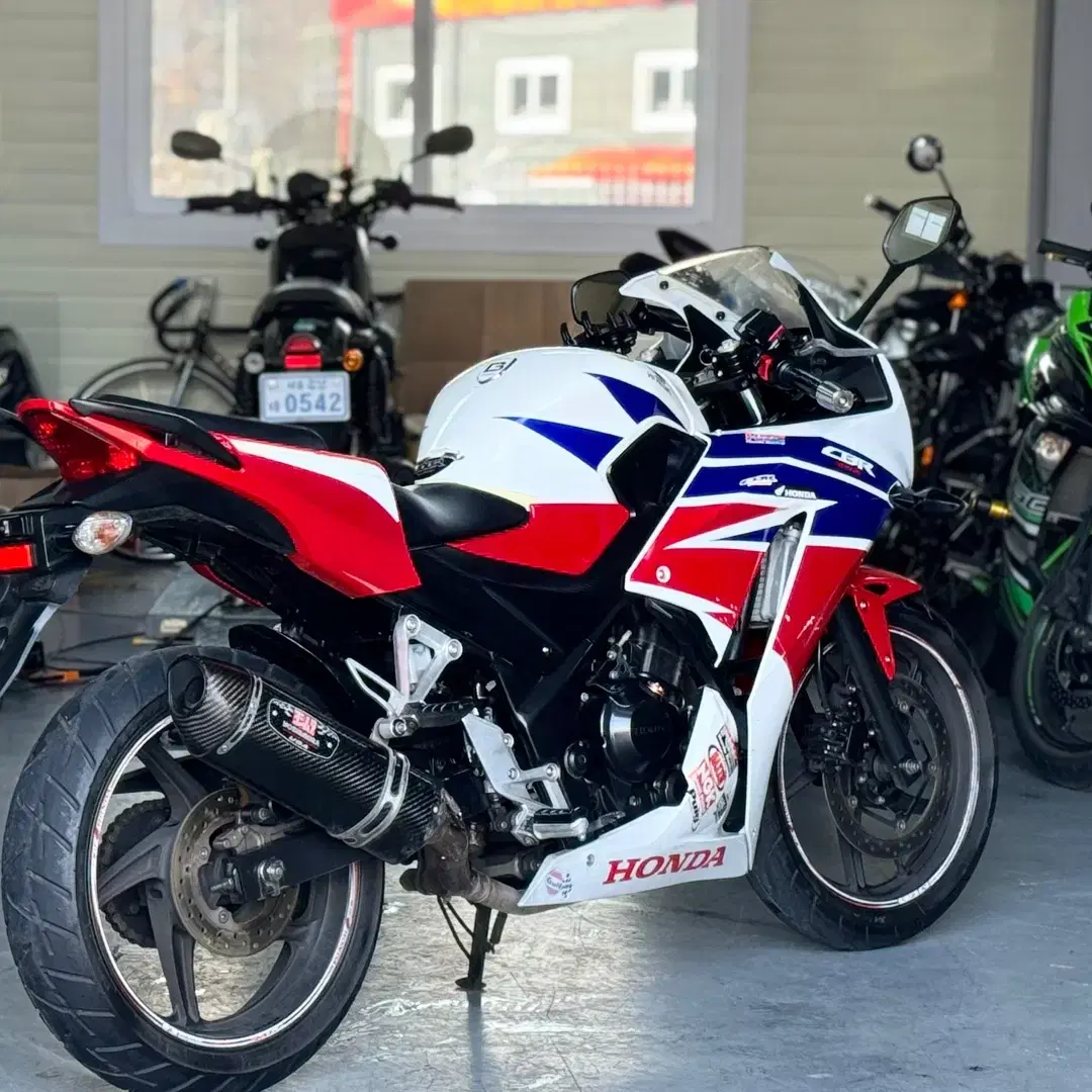 혼다 CBR300R  머플러 구변완료 최저가 판매합니다.