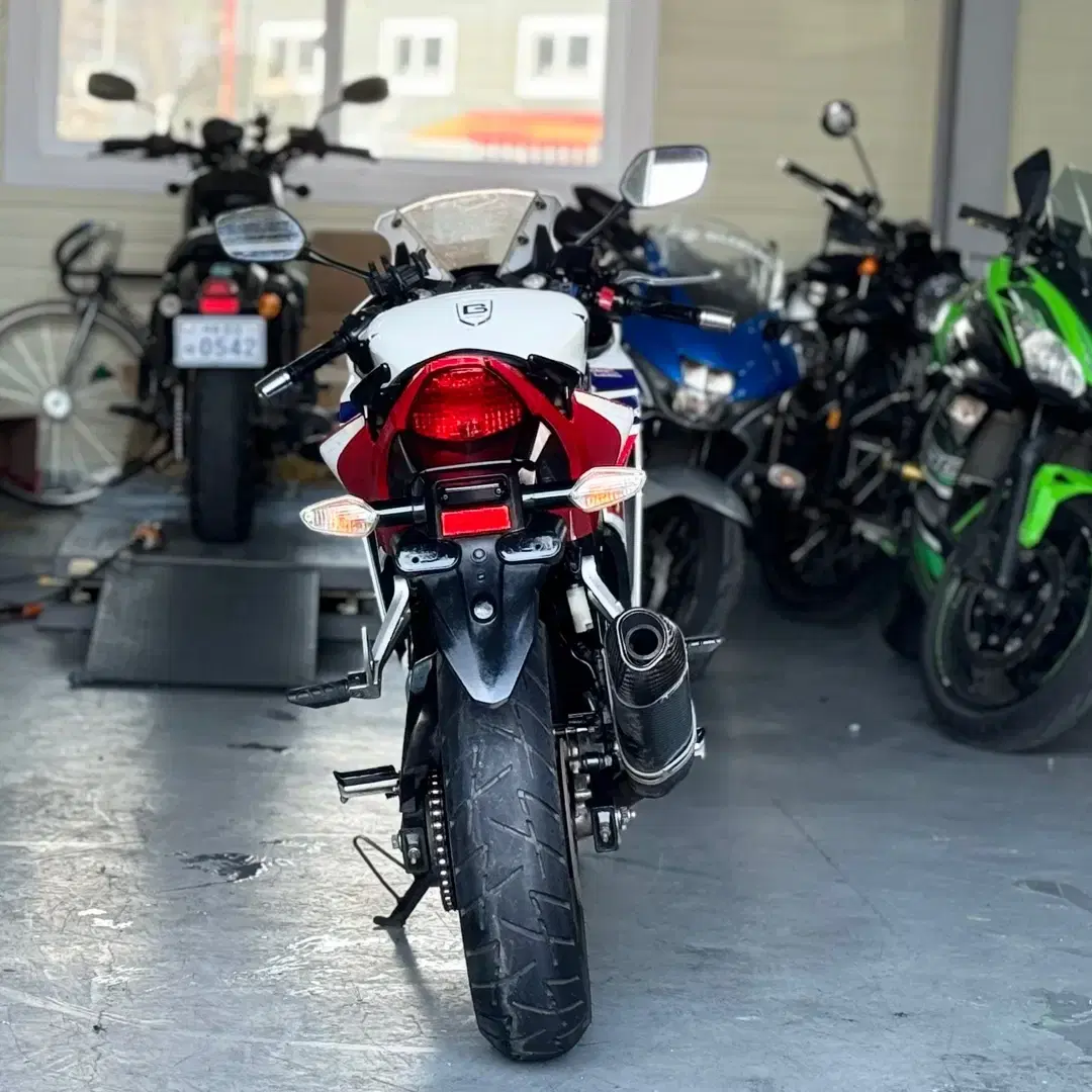 혼다 CBR300R  머플러 구변완료 최저가 판매합니다.