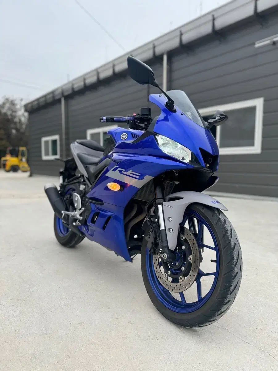 20년식 야마하 YZF-R3 6천Km 앞뒤블박2채널 짧은키로수 판매합니다