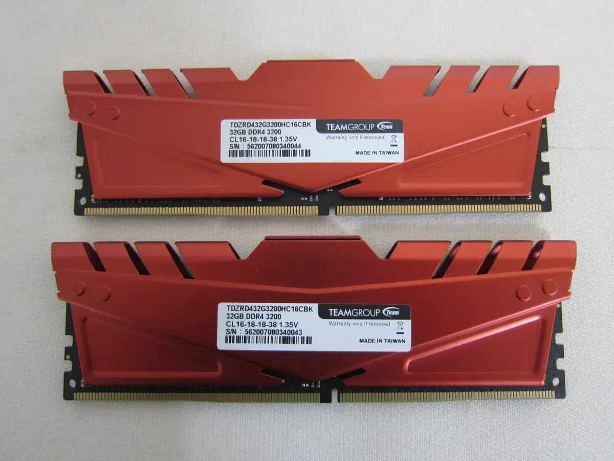 팀그룹 T-Force DDR4-3200 DARK Z RED 32Gx2