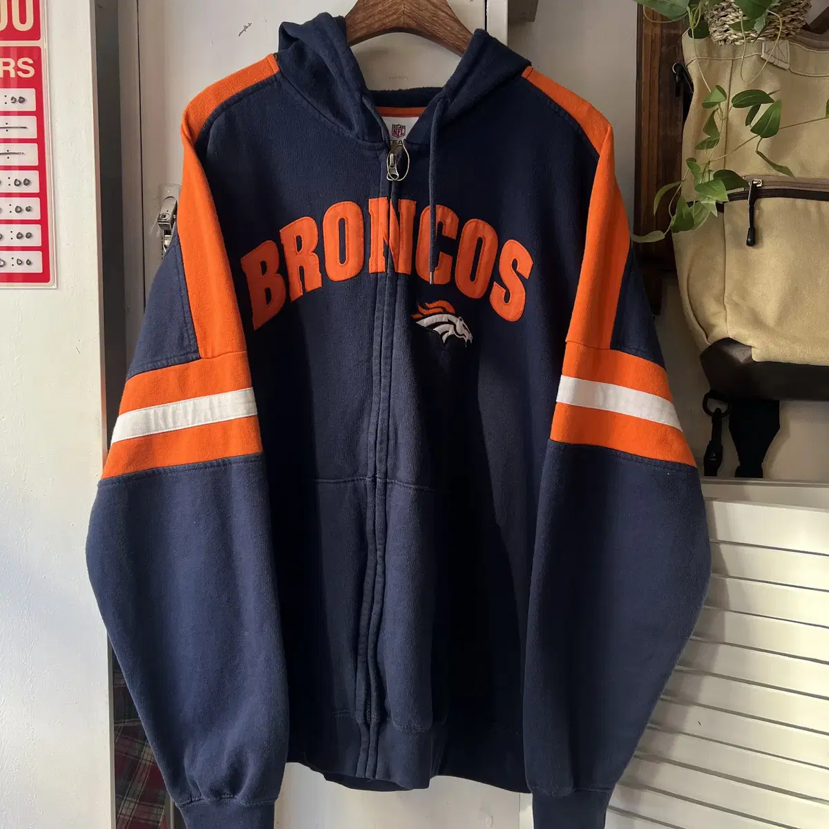 [XL]NFL BRONCOS 자수 후드 집업