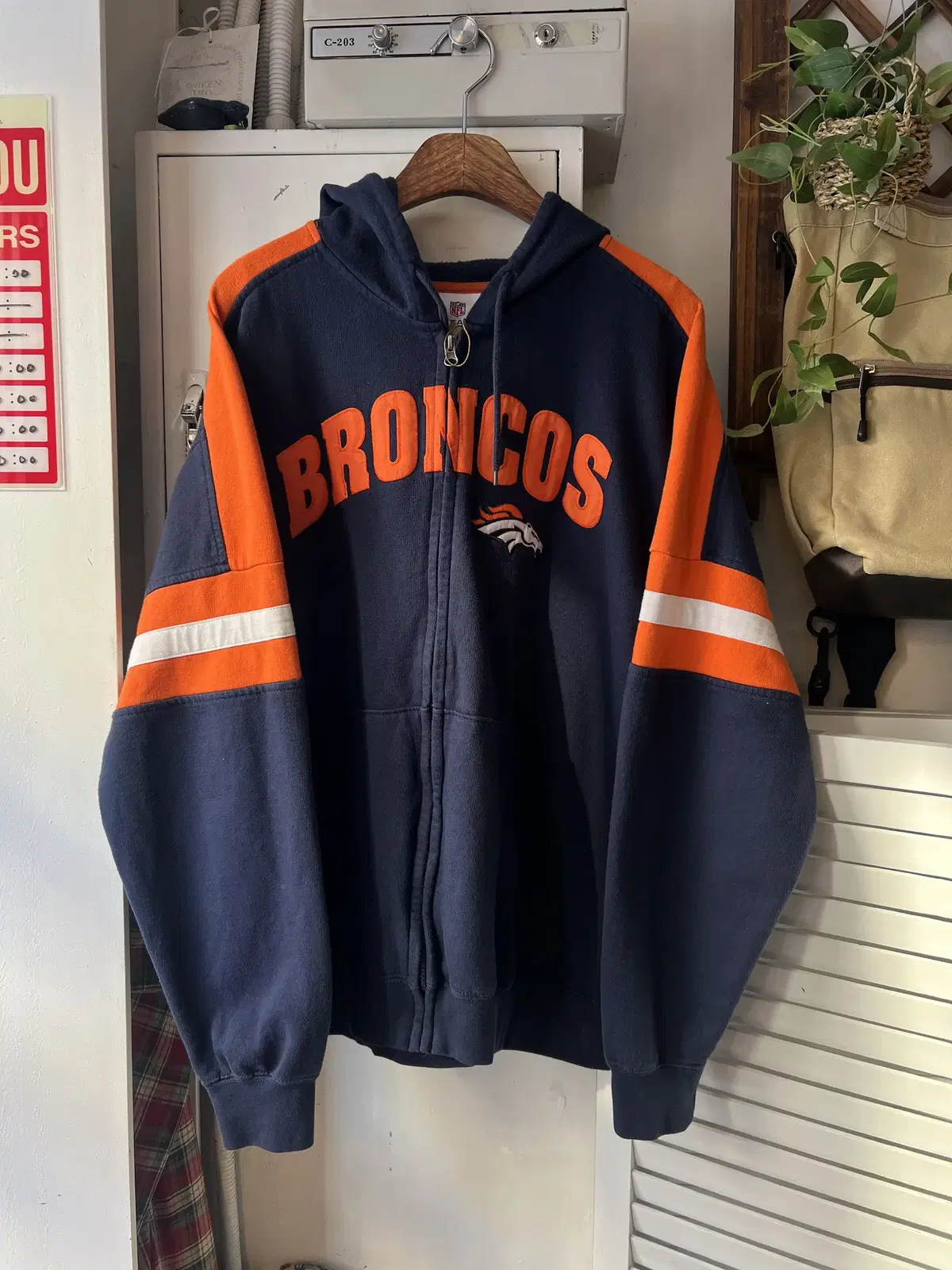 [XL]NFL BRONCOS 자수 후드 집업