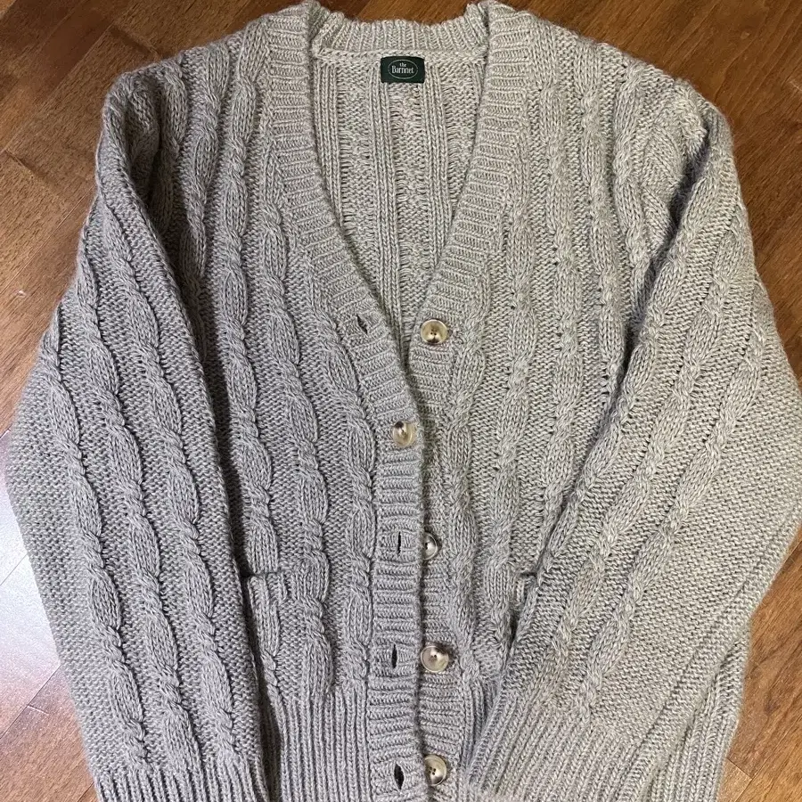 더바넷 Khaki Granny Cable Knit Cardigan