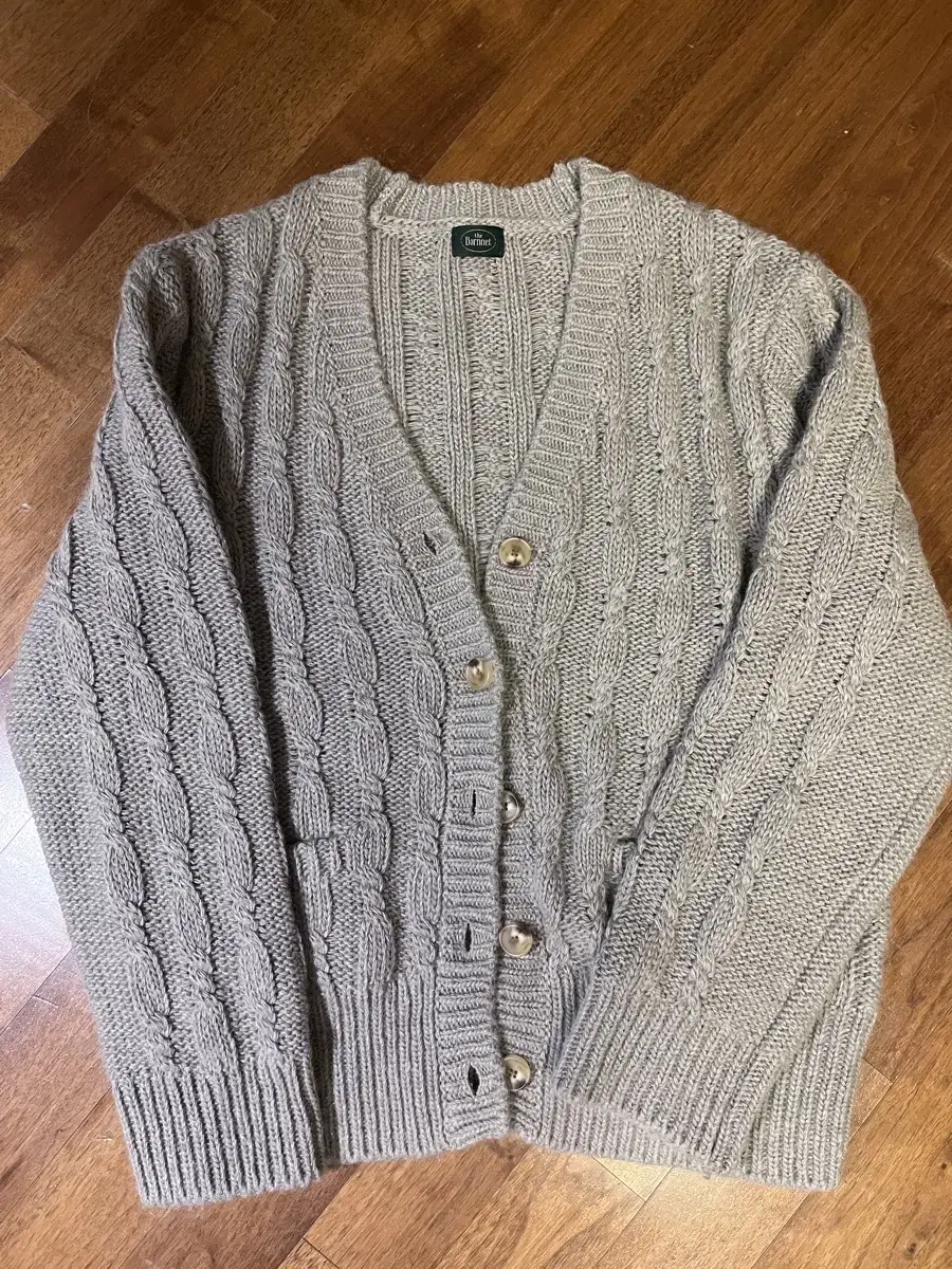 더바넷 Khaki Granny Cable Knit Cardigan