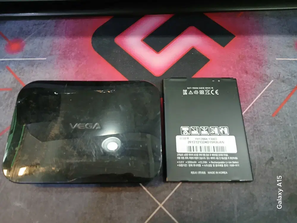 2번 VEGA 베가 휴대폰  중고 배터리 BAT-7800M 거치대1300