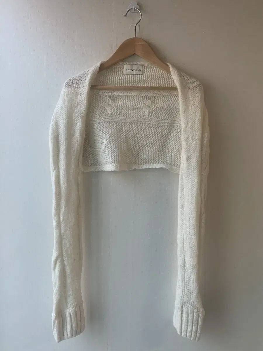 (threetimes 쓰리타임즈) crop knit bolero