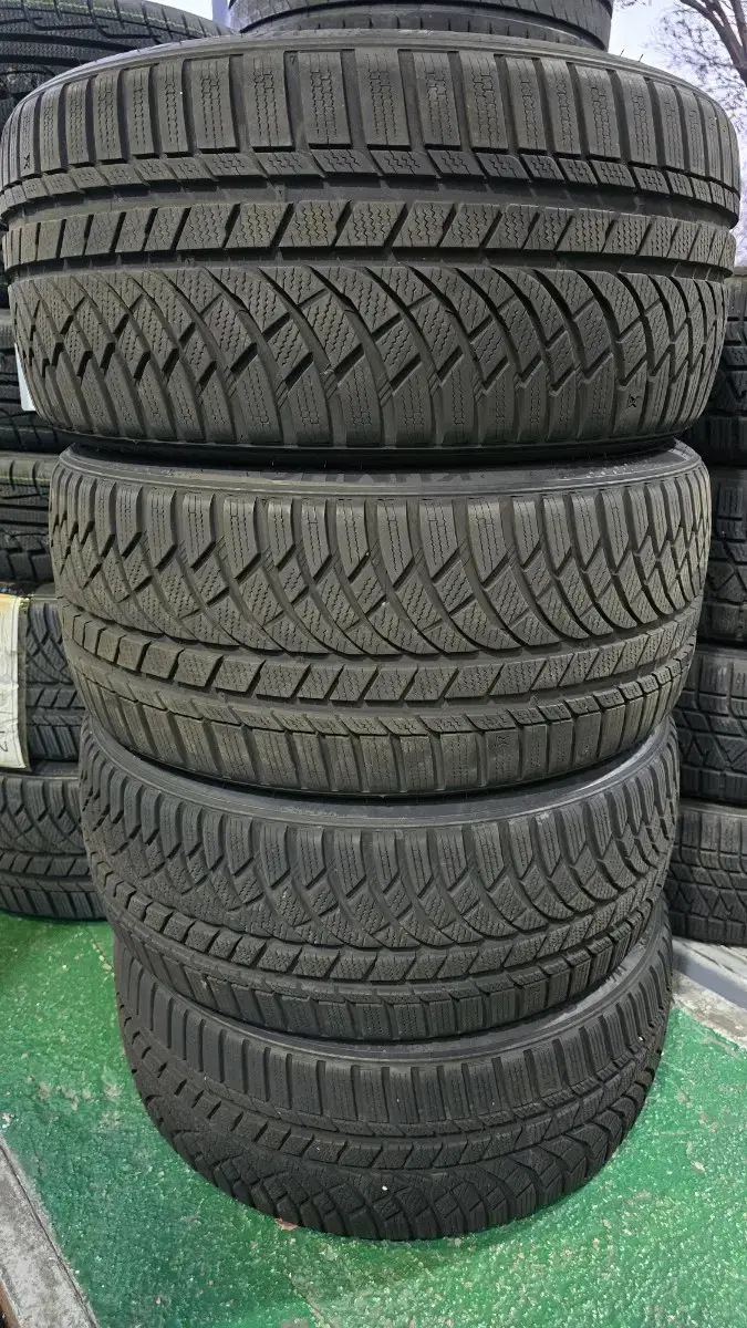 225/45r18  ~ 255/40r18 금호 윈터타이어 팝니다