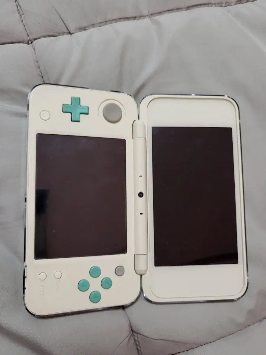 닌텐도 2ds xl (동물의 숲 에디션)