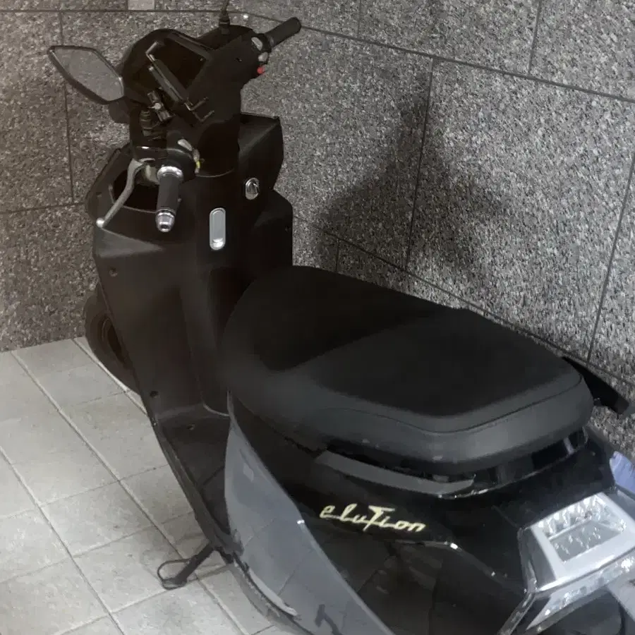 전기 오토바이 이루션 125cc kr모터스