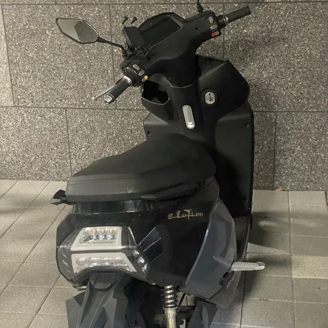 전기 오토바이 이루션 125cc kr모터스