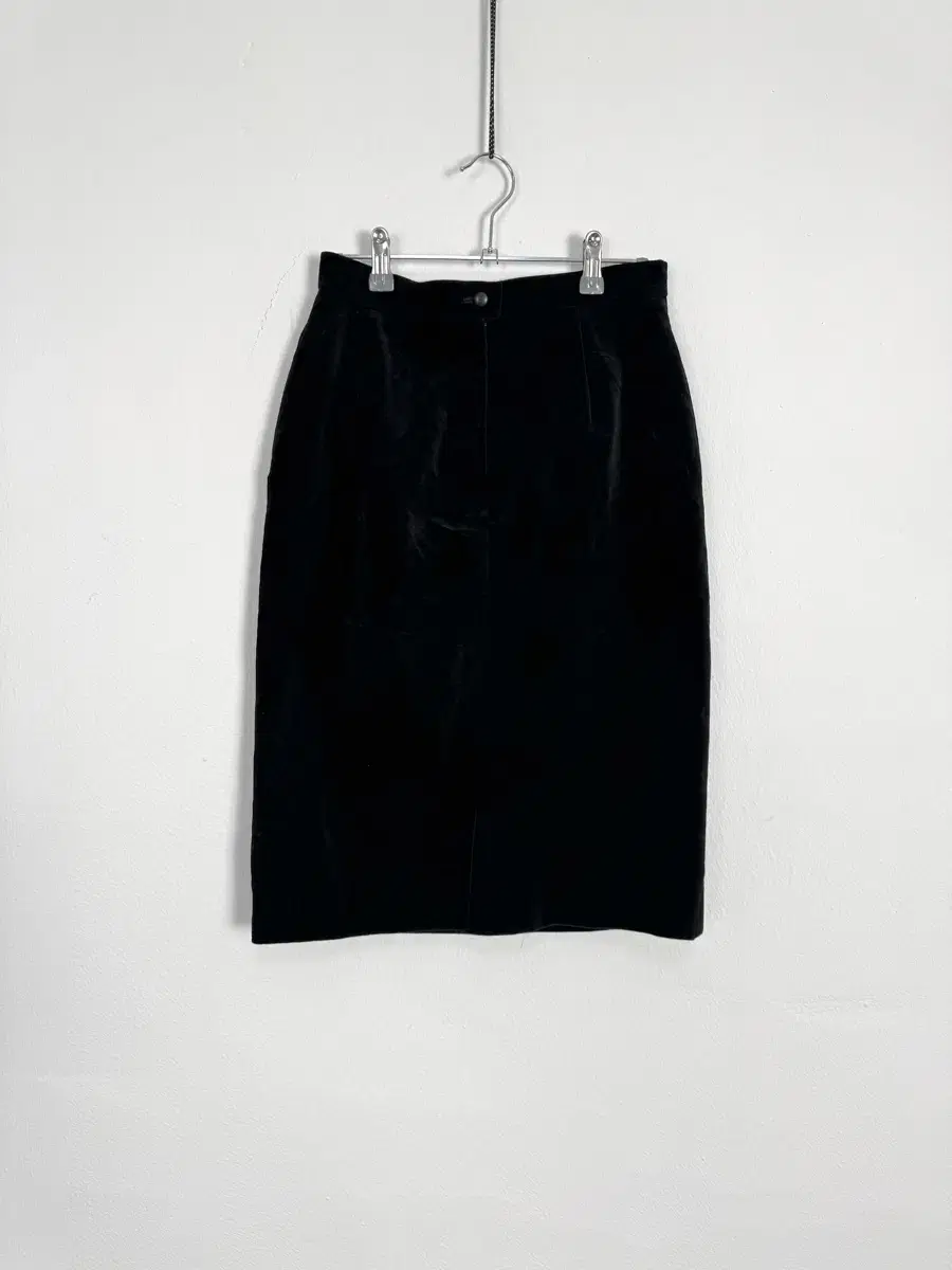 vintage black velour skirt    ₩ : 4.3  허