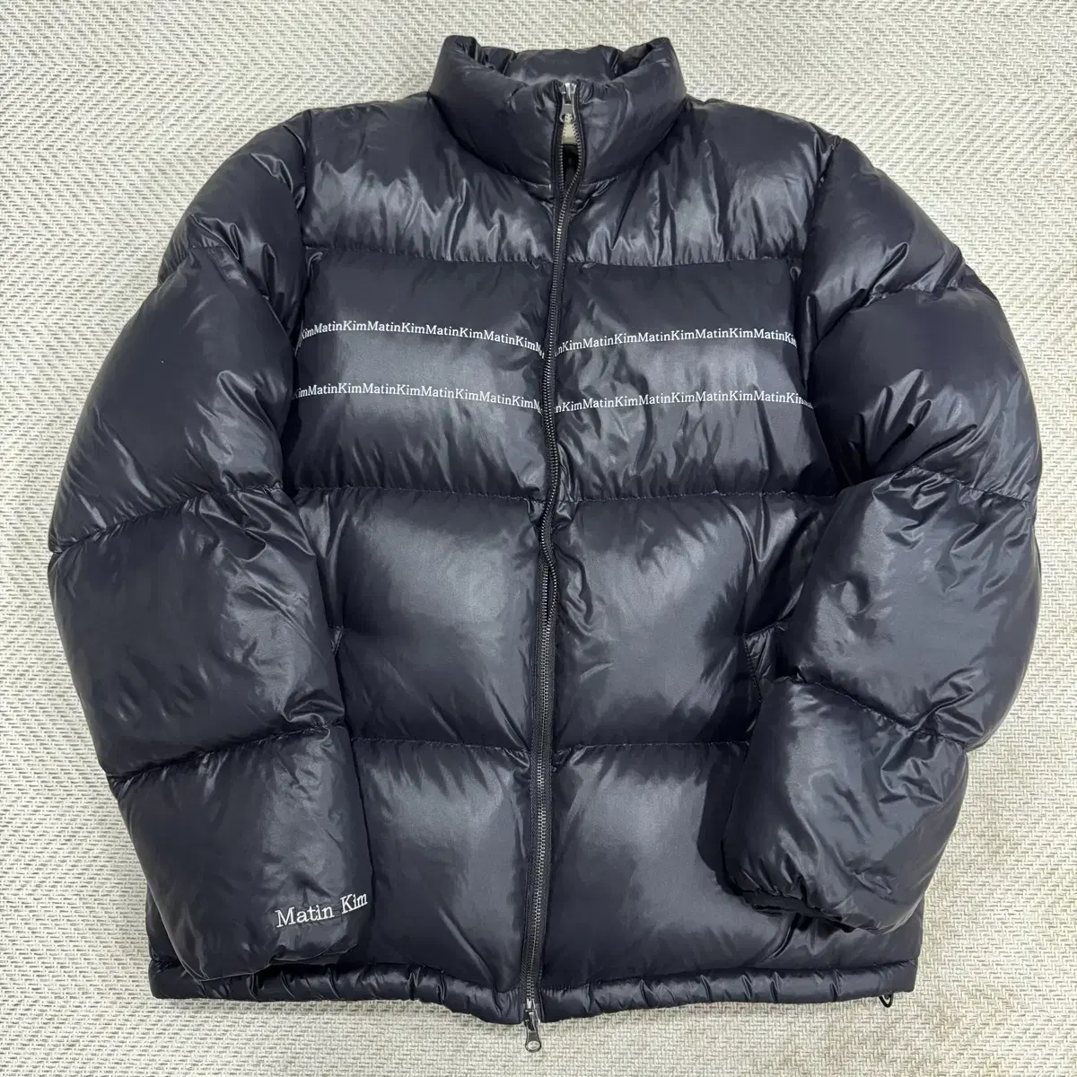 마뗑킴 패딩 (GLOSSY PUFFER JACKET IN BLACK)