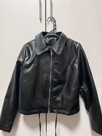 여성용 블랙 가죽 자켓 쇼트 기장