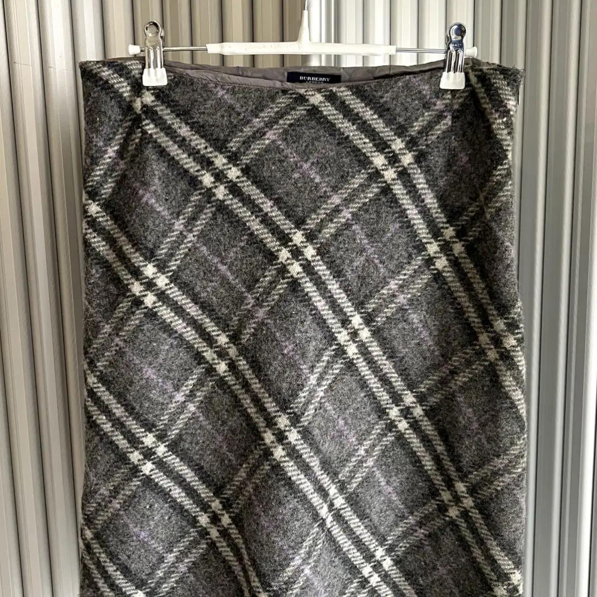 Burberry wool skirt