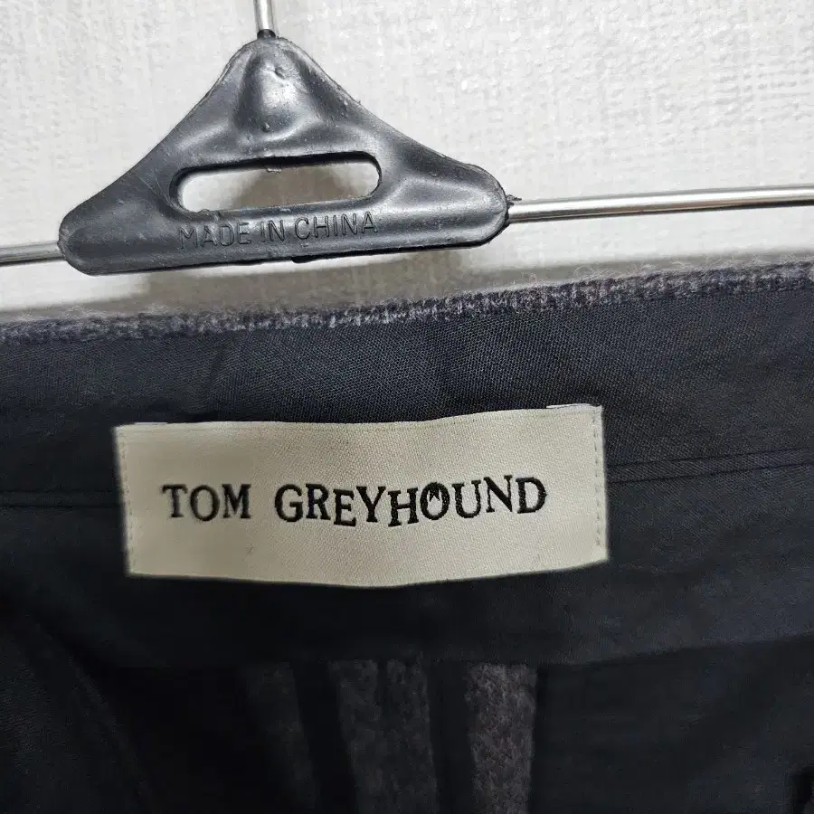 한섬 TOM  GREYHOUND  울100% 일자팬츠 (64)