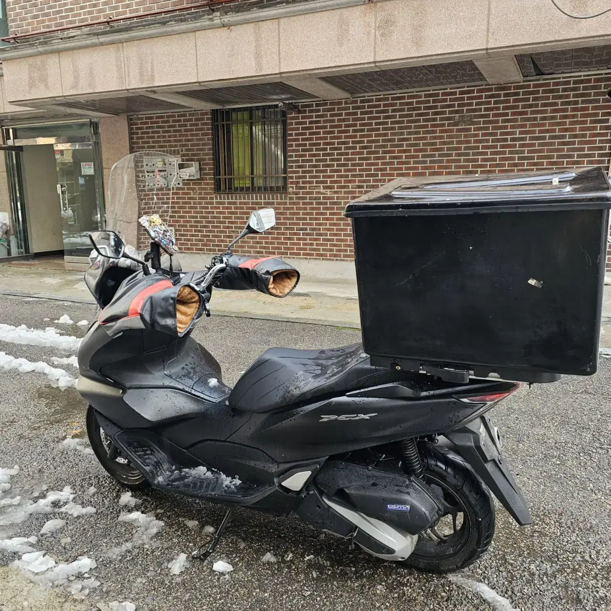 Pcx125 23년식 12000km 280만원 싸게 판매합니다! nmax