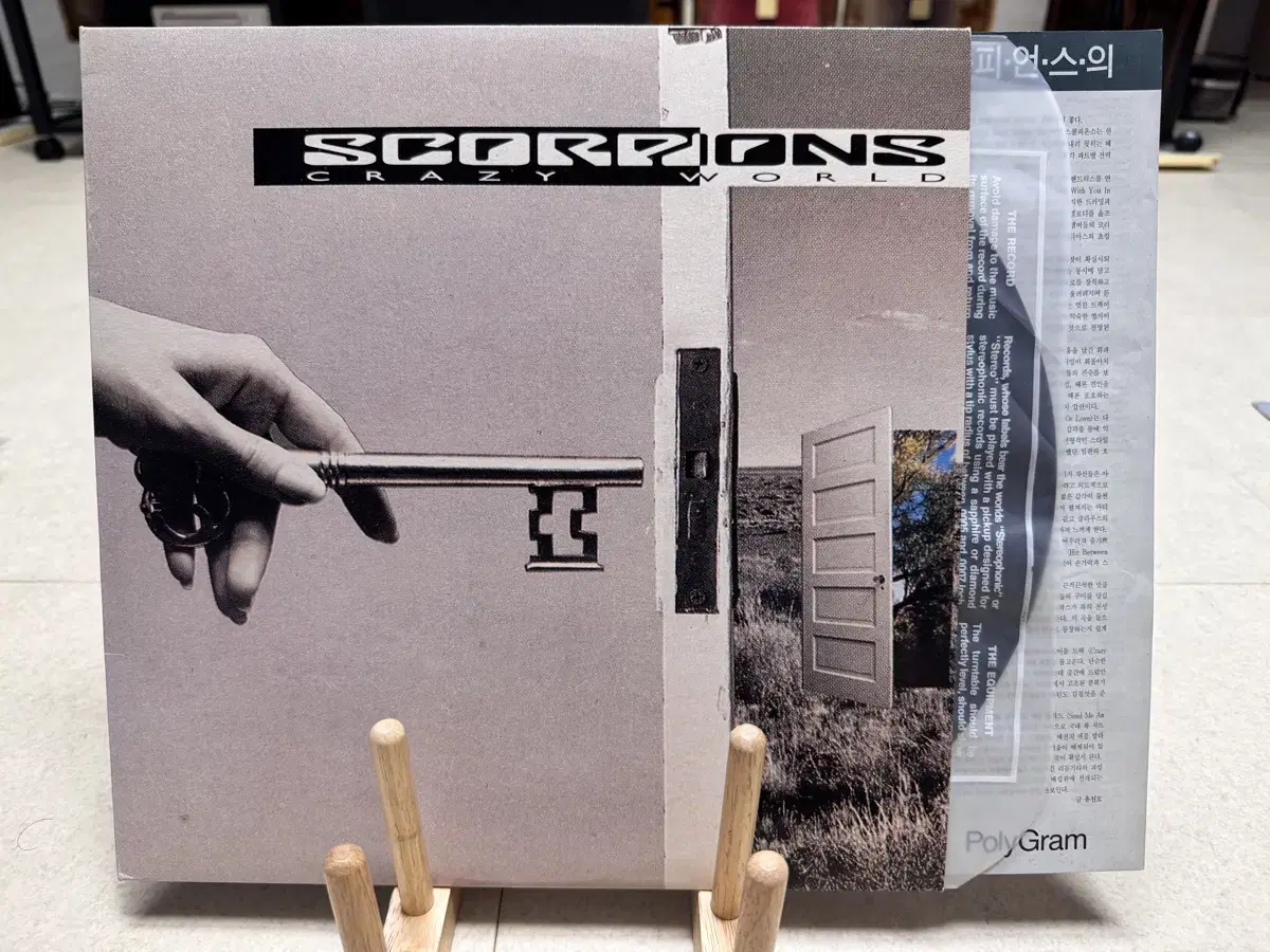 Scorpions - Crazy World / LP