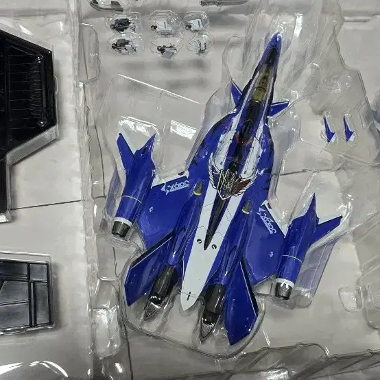 DX 초합금 슈퍼 VF-25F + 토네이도/듀란달 맥스기