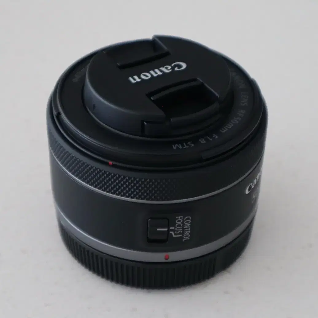 캐논 RF 50mm F1.8 STM( 풀프레임 S급 단렌즈)