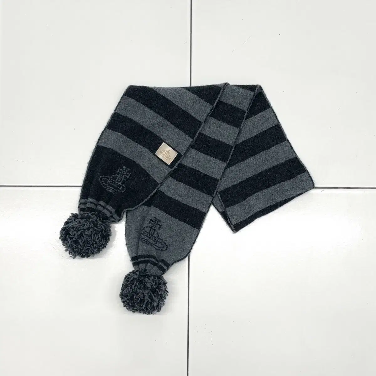 VIVIENNE WESTWOOD pom-pom striped scarf