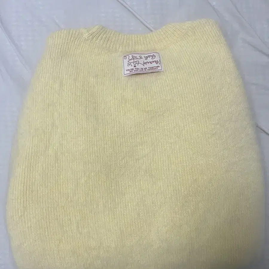 인앤양 fluffy sweater, lemon