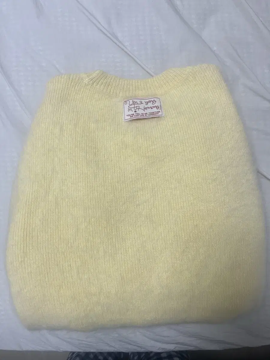 인앤양 fluffy sweater, lemon