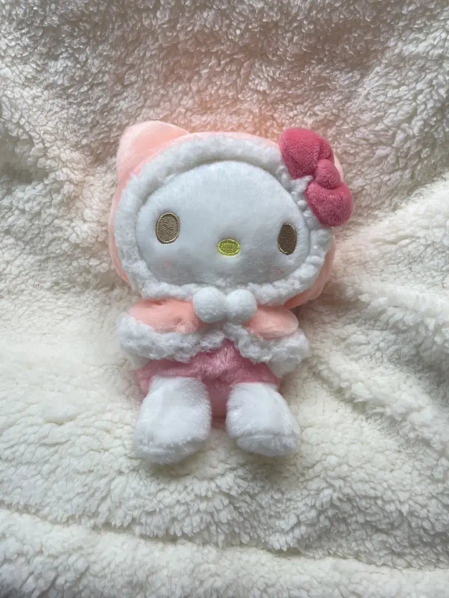 Hello Kitty doll 24th winter series 30s