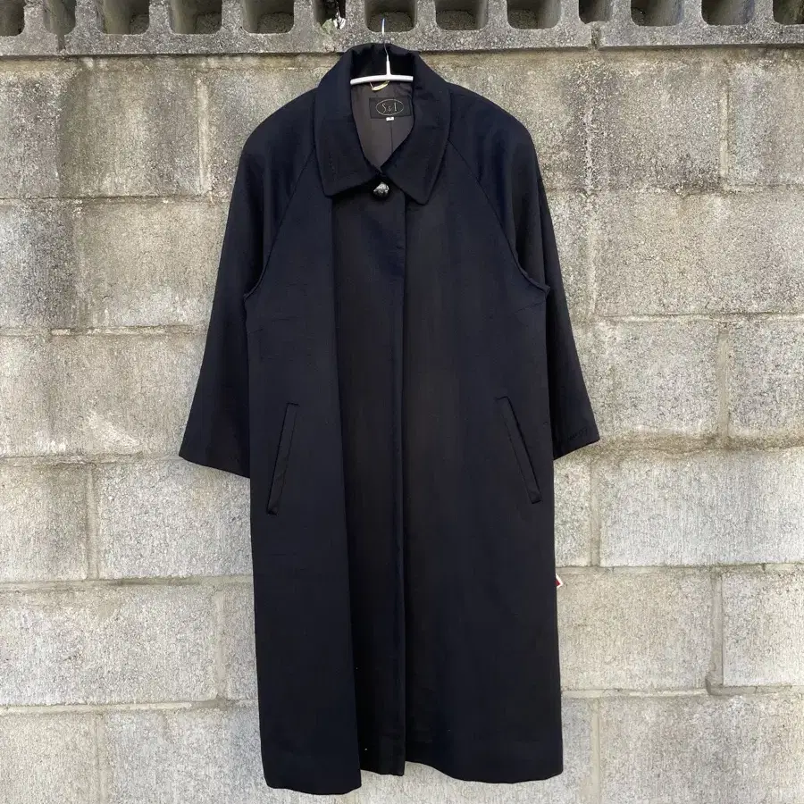 100% cashmere balmacan coat