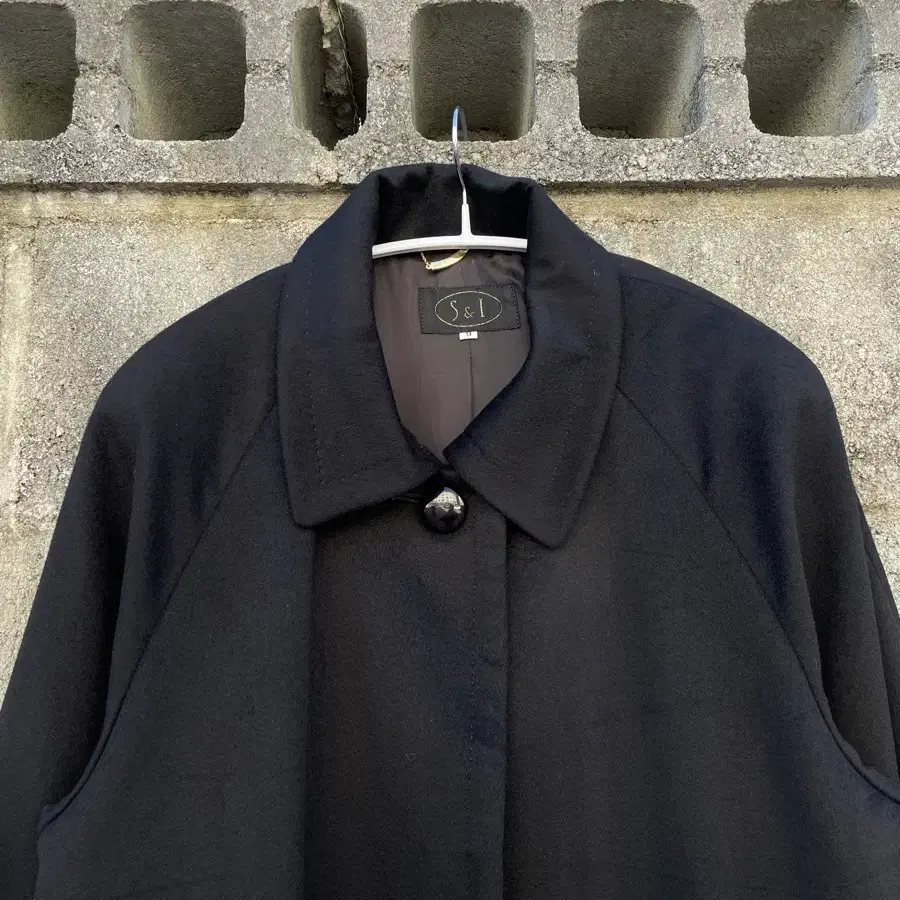 100% cashmere balmacan coat