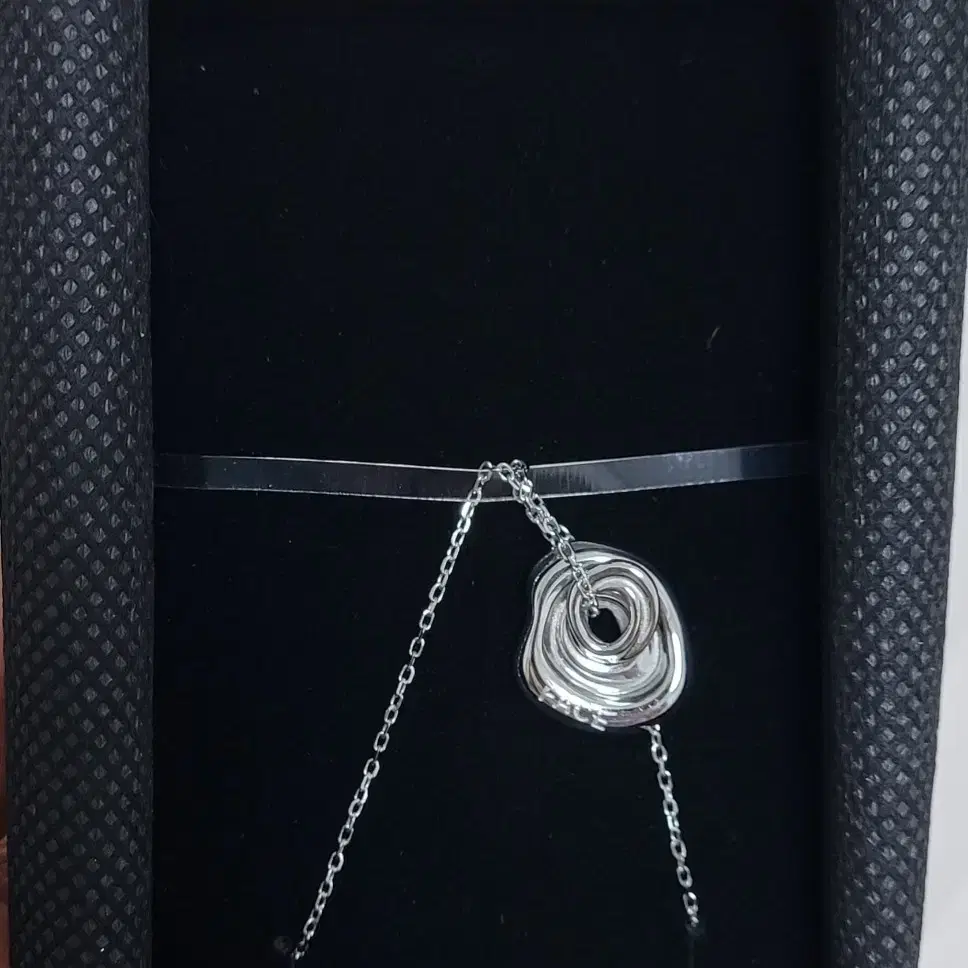 방탄 지민 전시 목걸이(NECKLACE (SV_F))미사용