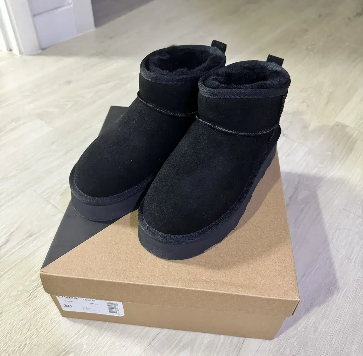 호주ugg 울트라 미니 플랫폼 4cm 블랙 240