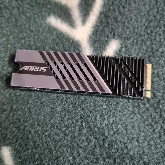 AORUS gen4 7000s SSD 1TB 방열판모델