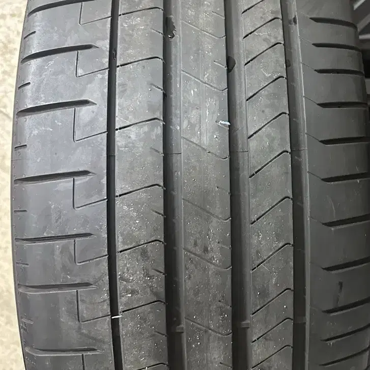 Pirelli P-zero 피렐리 피제로 20인치 올시즌 타이어 한대분