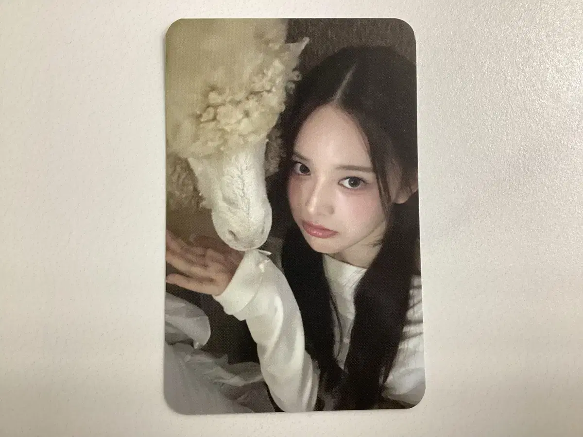 izuna bangmin yes24 unreleased photocard sells