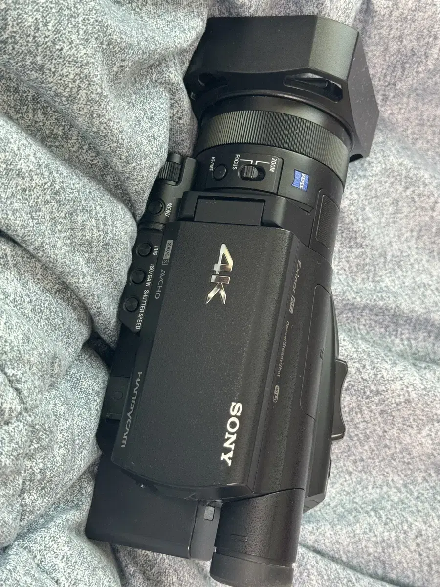 소니 ax700