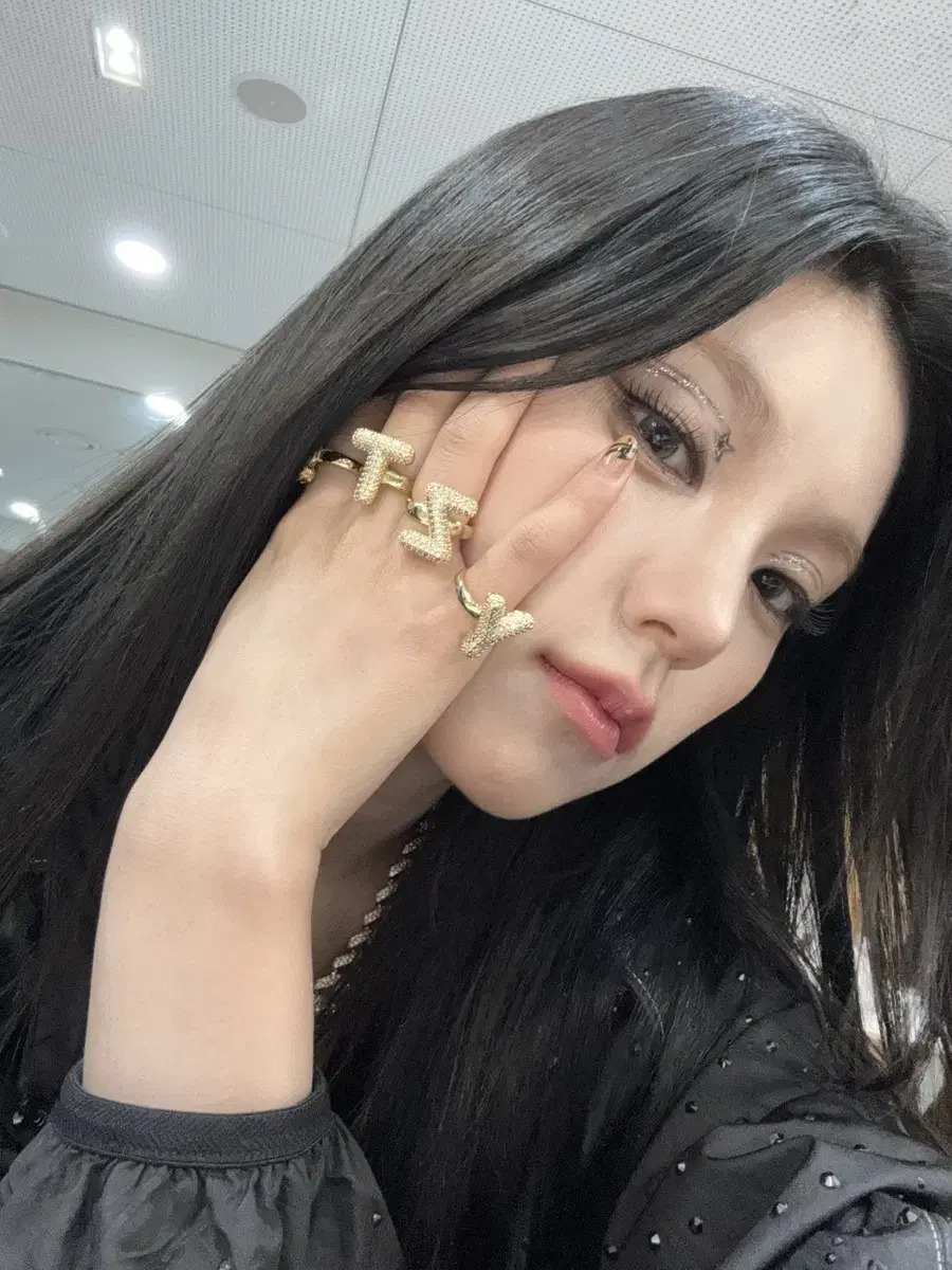 ITZY GOLD 골드 YEJI 예지 공방 폴라 양도