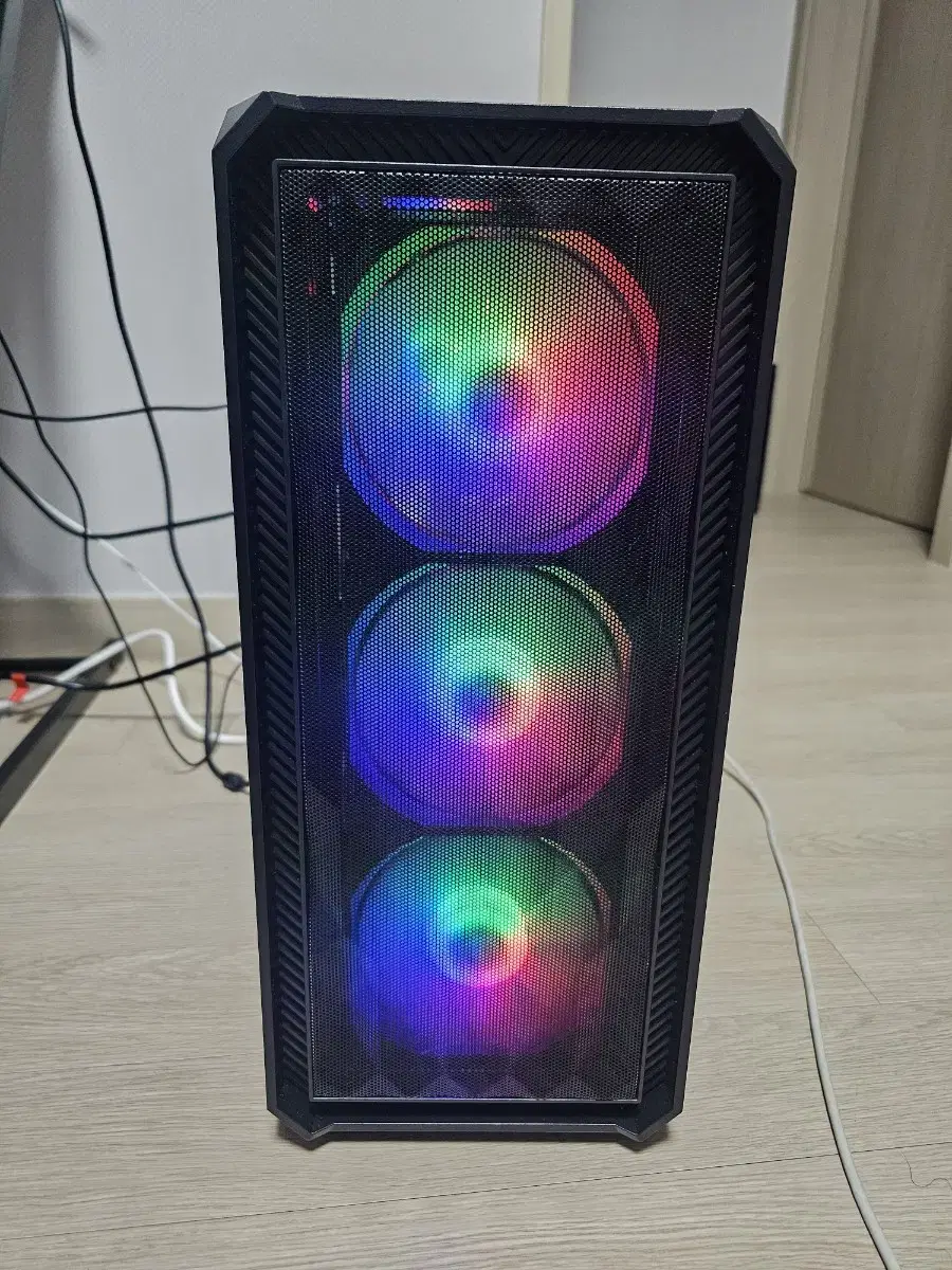 RYZEN 5700X,X470,16G,500G,RTX2060 본체팝니다