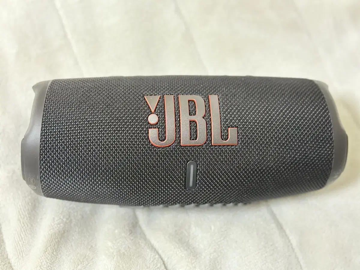 jbl charge 5 팝니다.