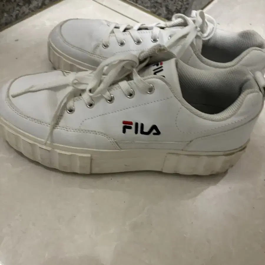 FILA 신발