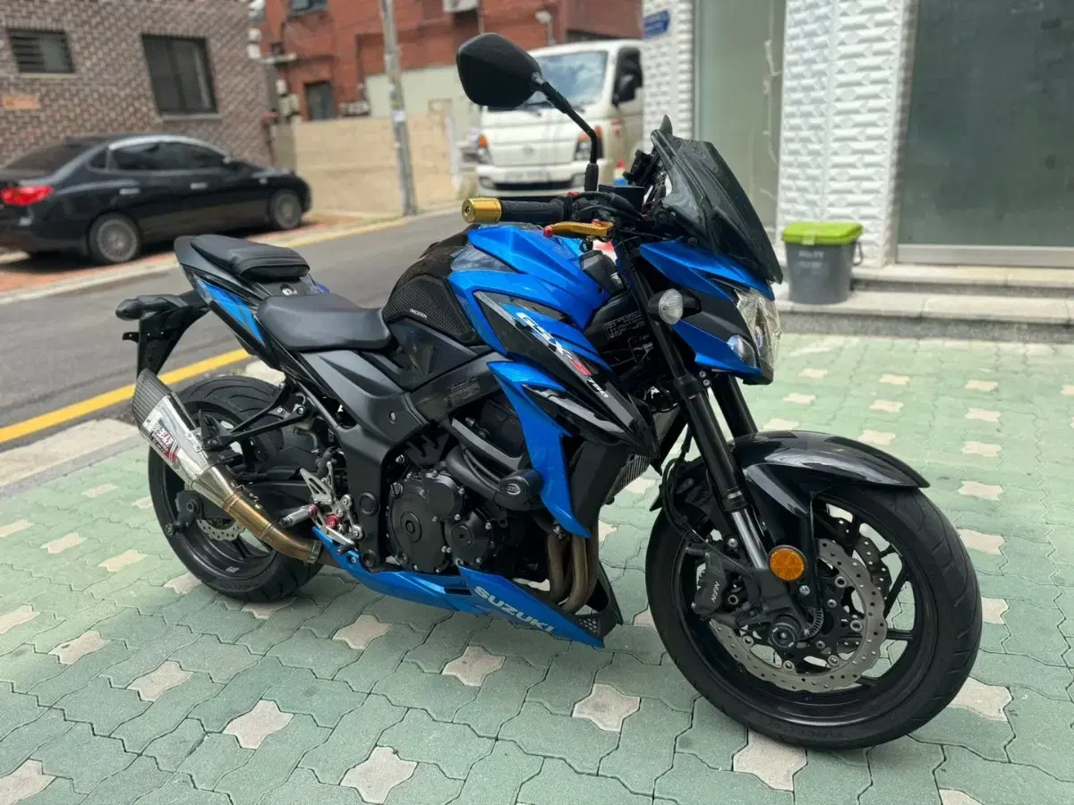 스즈키 gsx s750 18년 풀튜닝 판매합니다