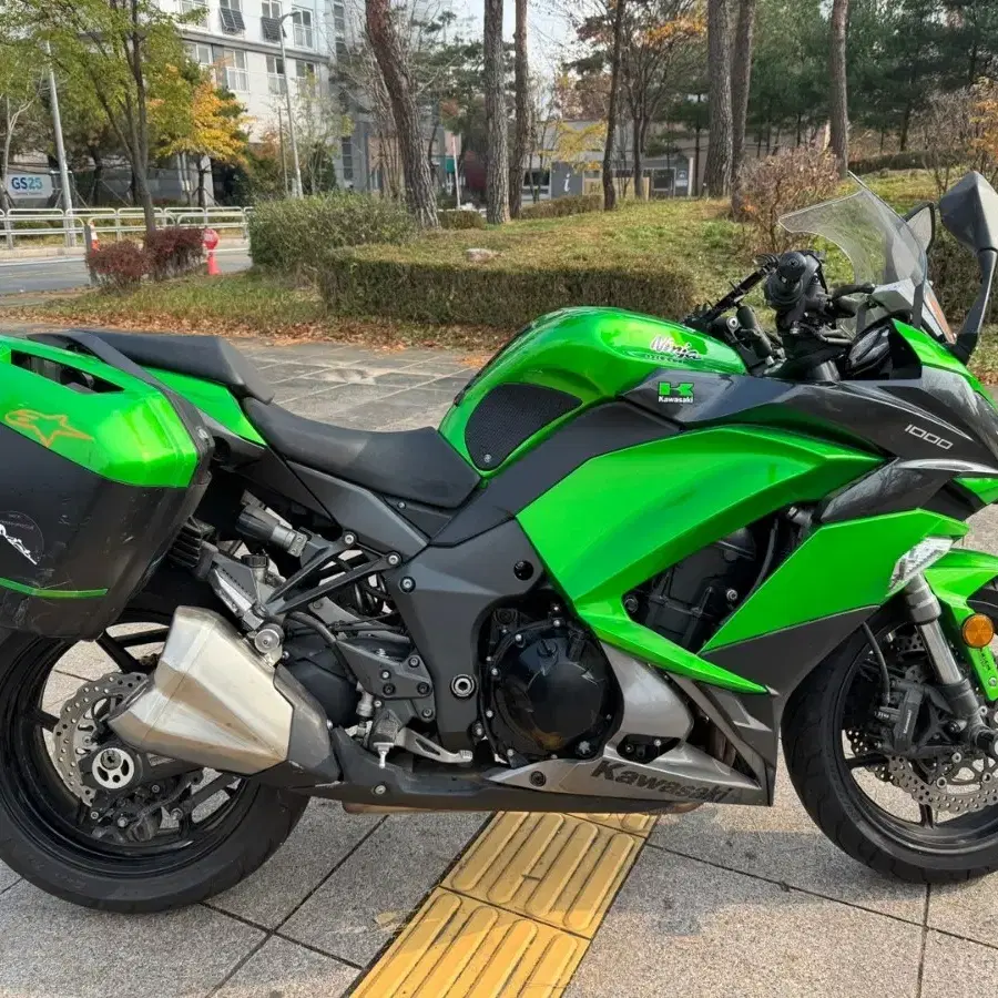 가와사키 z1000sx 18년형 abs 짧은키로수 판매합니다