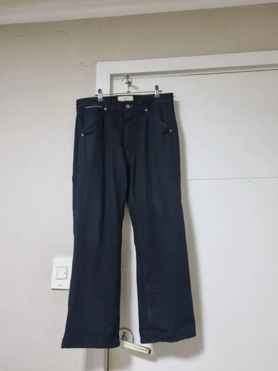 Blackout Pierced Colorblocked Pants M 32