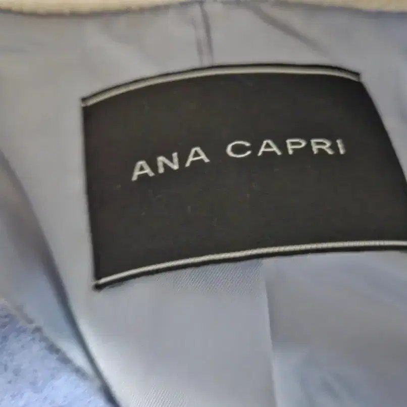 ANA CAPRI 모 울 핸드메이드 코트 판매합니다