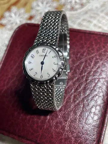 새상품급 CREDOR 시그노 쉘 다이얼 여성용 시계