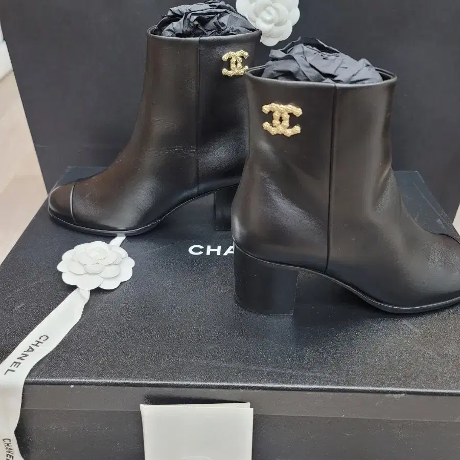 CHANEL 앵글 부츠 CC로고