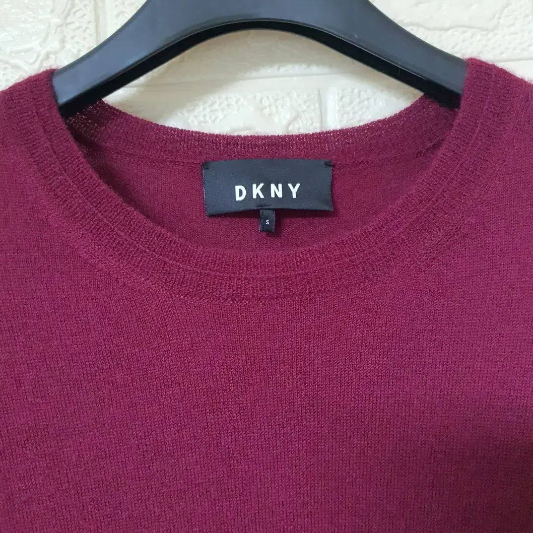 DKNY 디케이앤와이 캐시미어 100% 배색 니트 버건디 사이즈 S