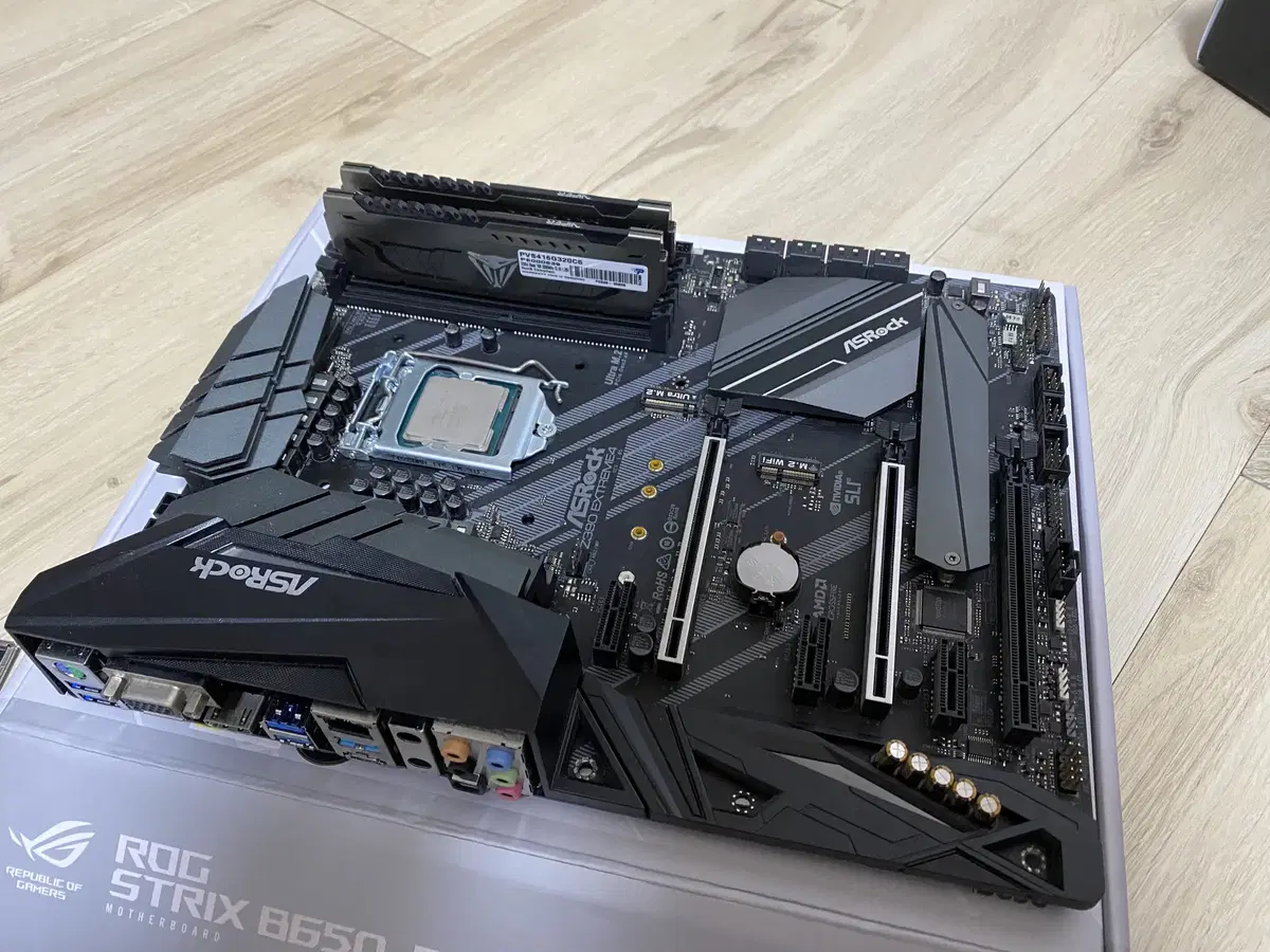 i9 9900kf +z390 + 32g 판매합니다 메인보드 cpu 램