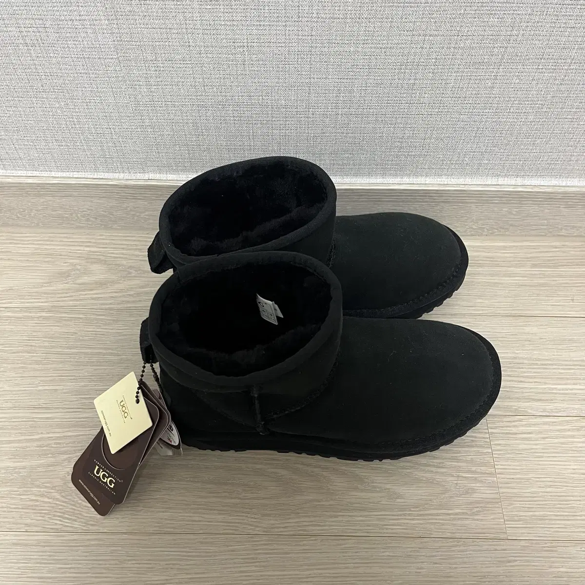 UGG 미니 블랙 새상품